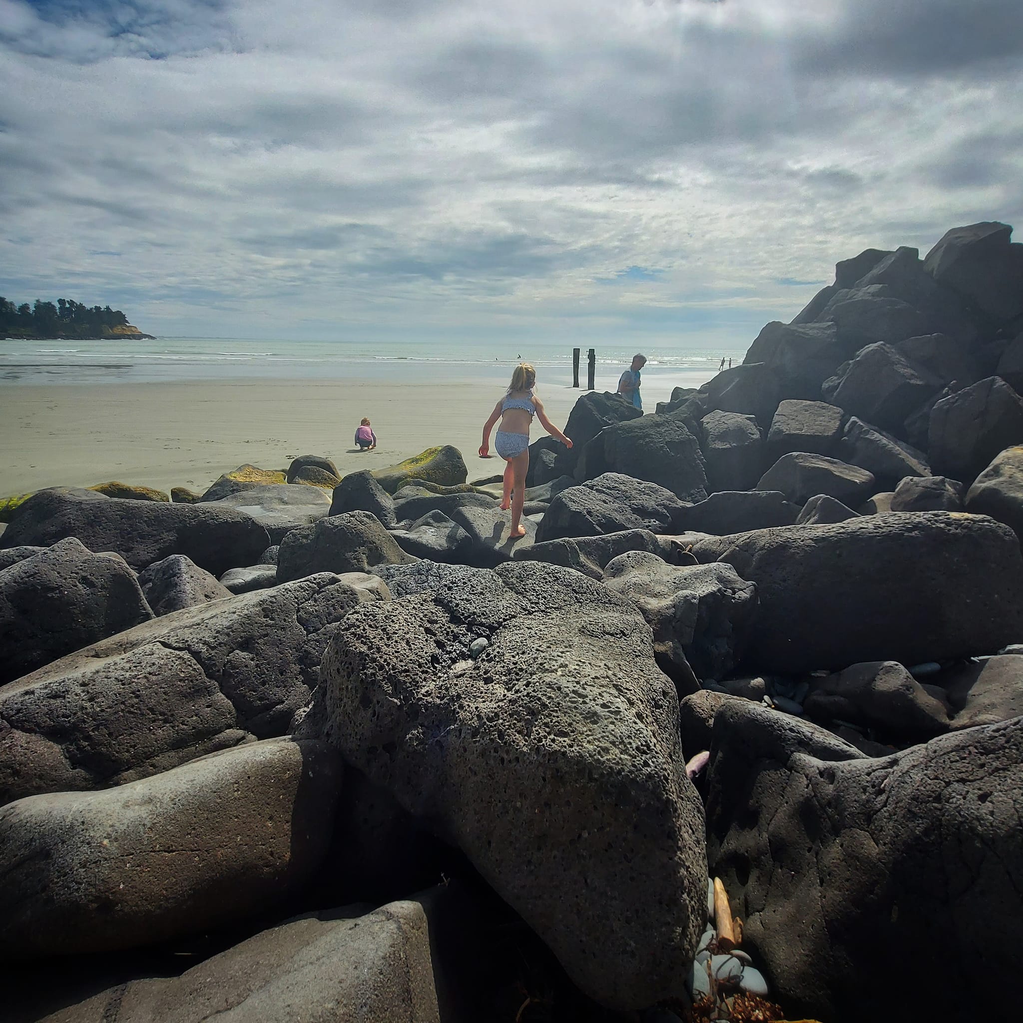Benvenue Cliffs Lighthouse and Waimataitai Beach WuHoo Timaru Roselyn Fauth Dec 2021 3