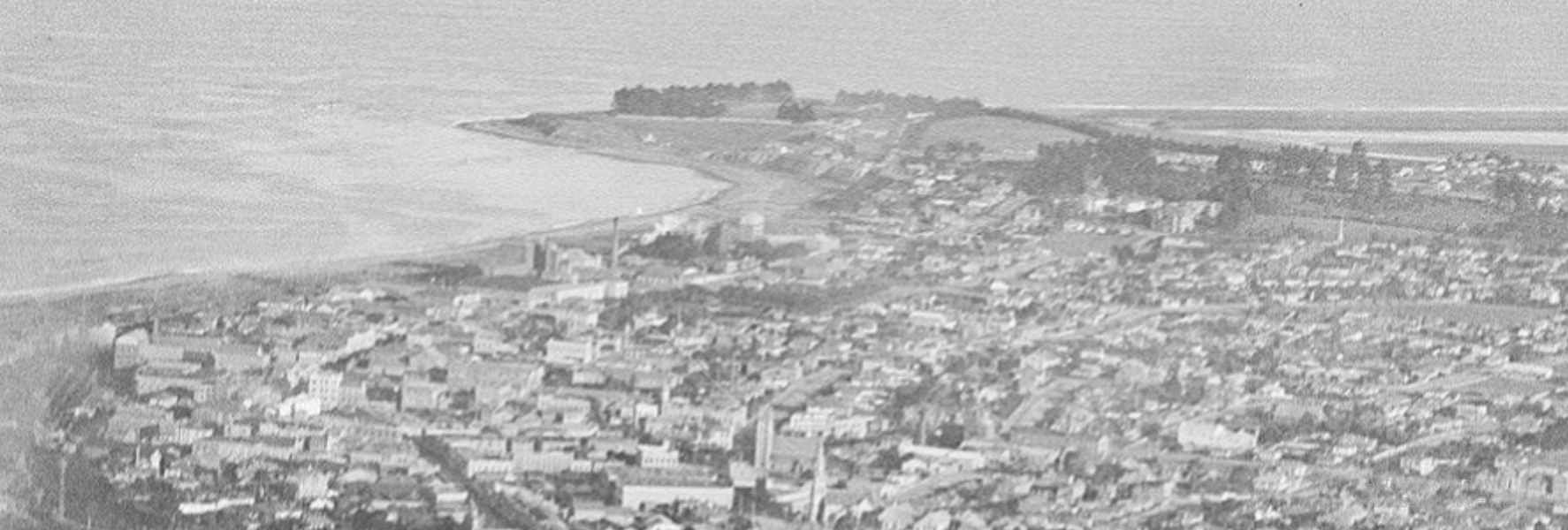 FDM 0690 G TimaruFromTheAir Caroline Bay harbour and town DougMill air transport and survey business from a hangar at Hobsonville Point between 1927 1937 Auckland Libraries Heritage Collections FDM 0690 G